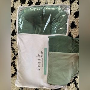 Infant Snuggle Me Organic with 2 covers